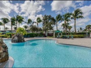 Lely-Best of Beautiful Naples Free golf from May 15-October 15